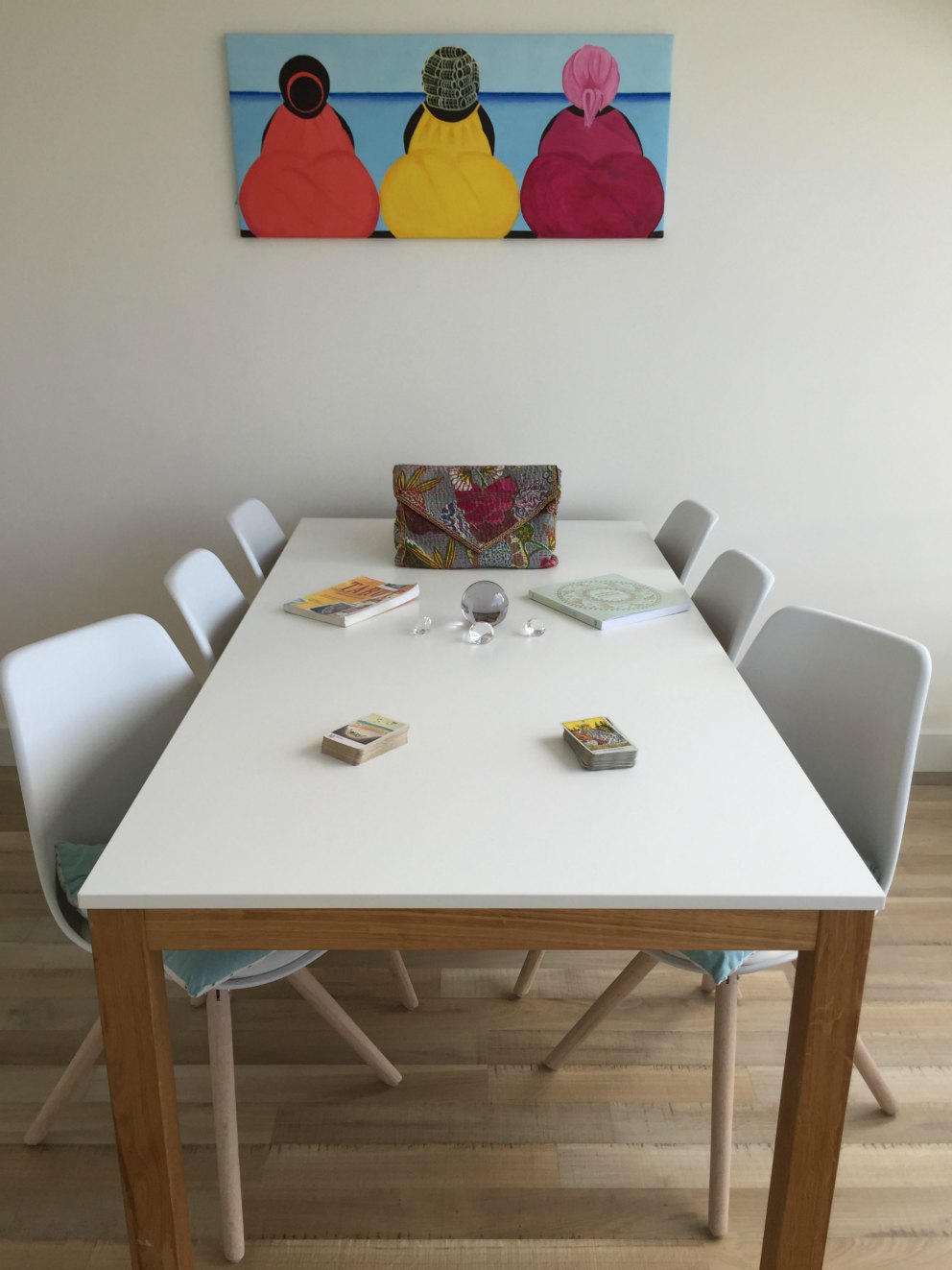 Foto van de werktafel in mijn praktijk